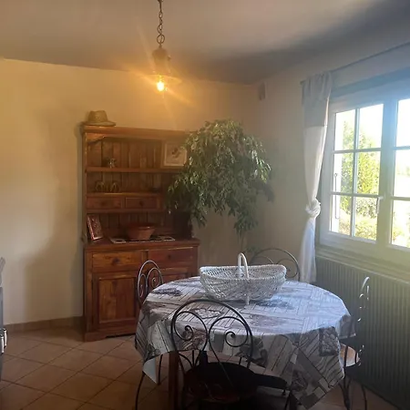 Maison En Pleine Campagne Avec Piscine Holiday home Montelimar